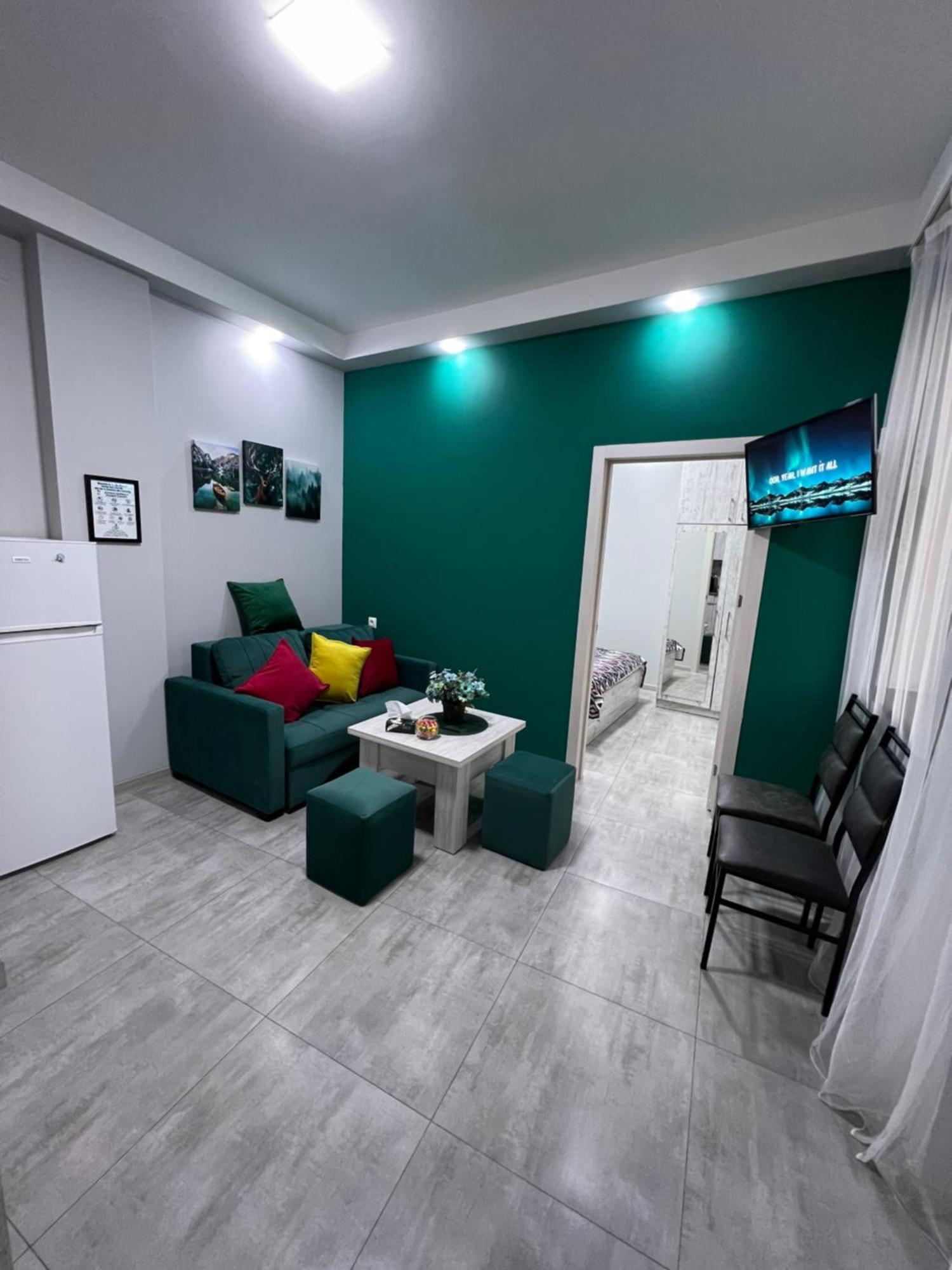 Cosy Apartment With Good Location Self Check In 예레반 외부 사진