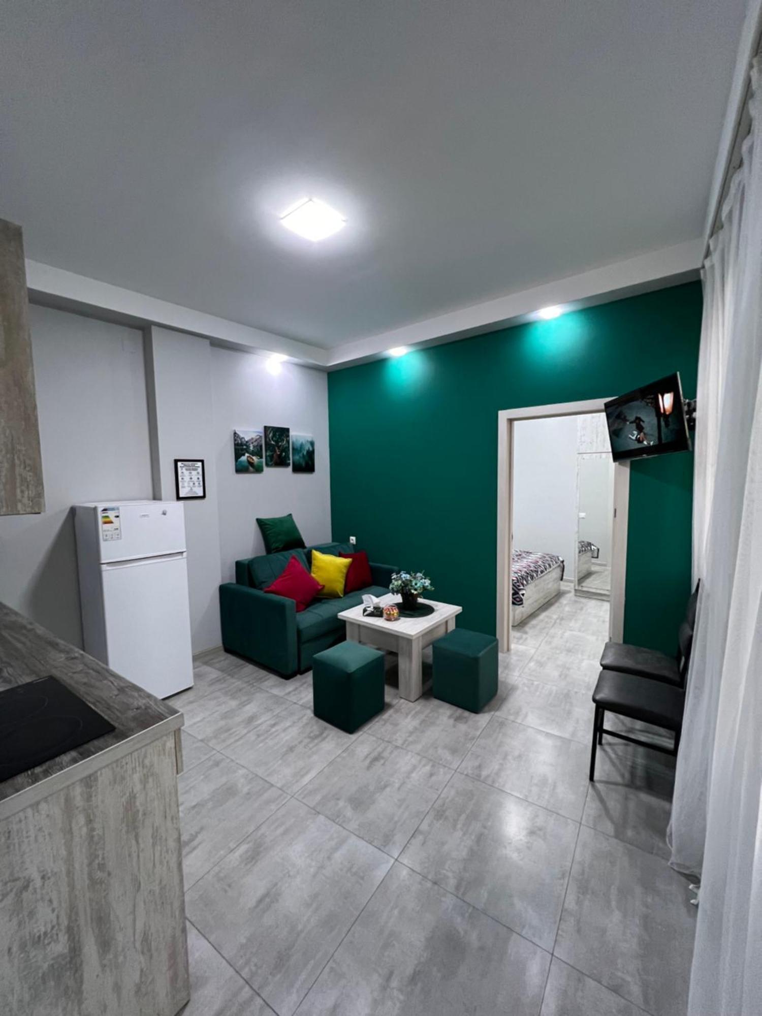 Cosy Apartment With Good Location Self Check In 예레반 외부 사진