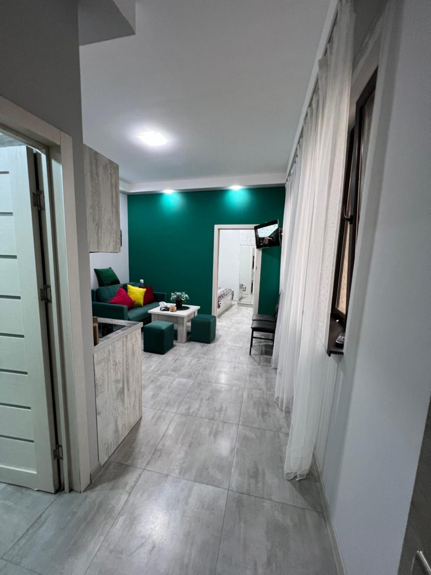 Cosy Apartment With Good Location Self Check In 예레반 외부 사진