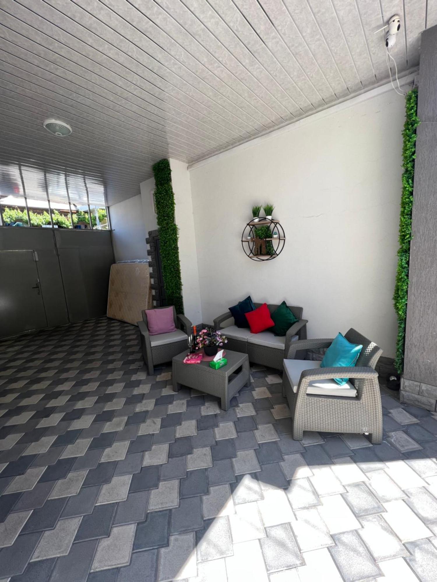 Cosy Apartment With Good Location Self Check In 예레반 외부 사진