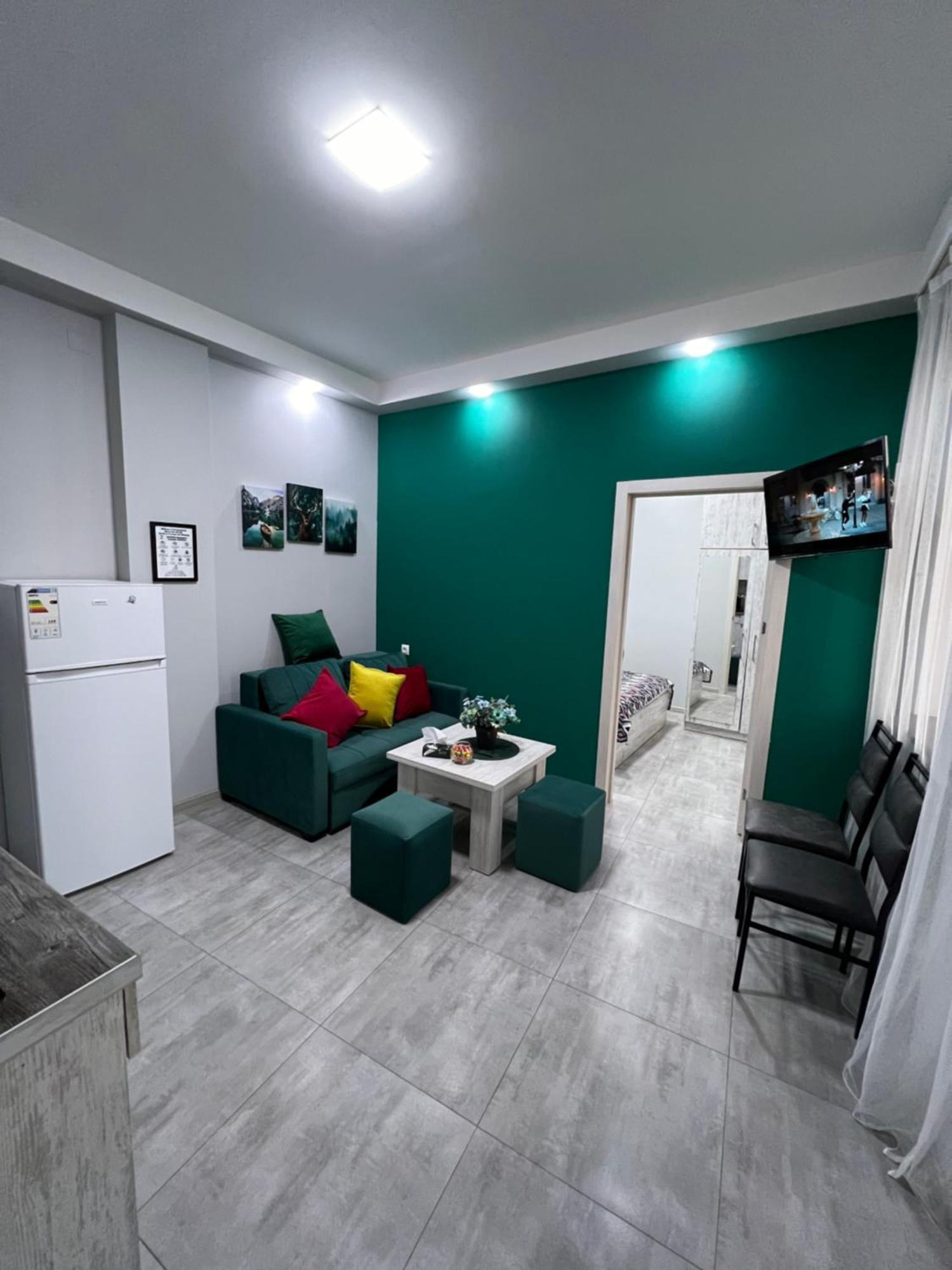 Cosy Apartment With Good Location Self Check In 예레반 외부 사진