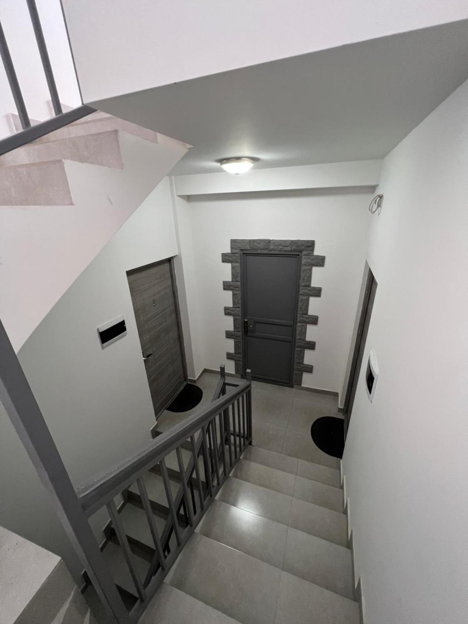 Cosy Apartment With Good Location Self Check In 예레반 외부 사진