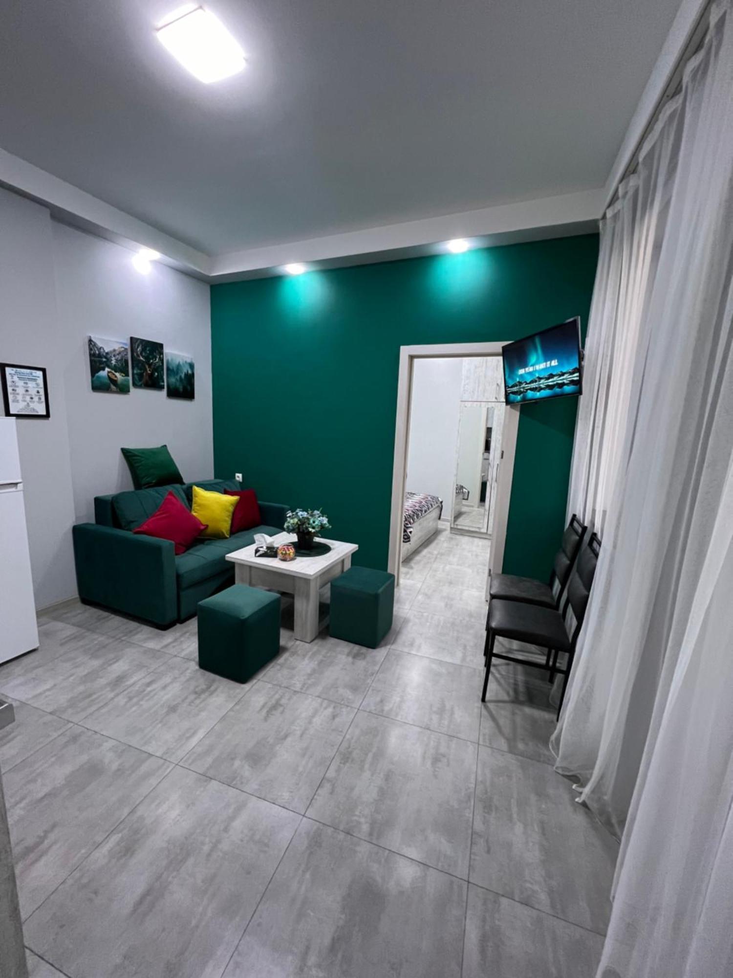 Cosy Apartment With Good Location Self Check In 예레반 외부 사진