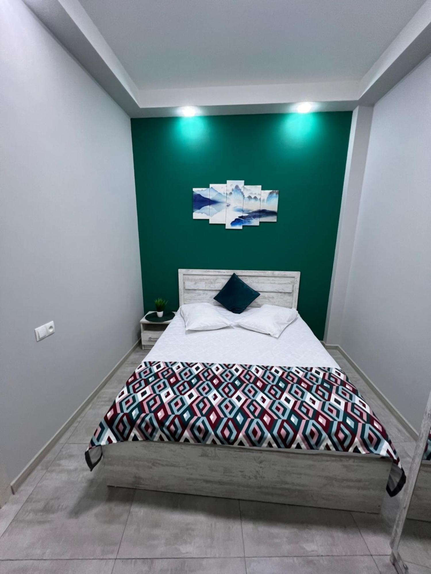 Cosy Apartment With Good Location Self Check In 예레반 외부 사진