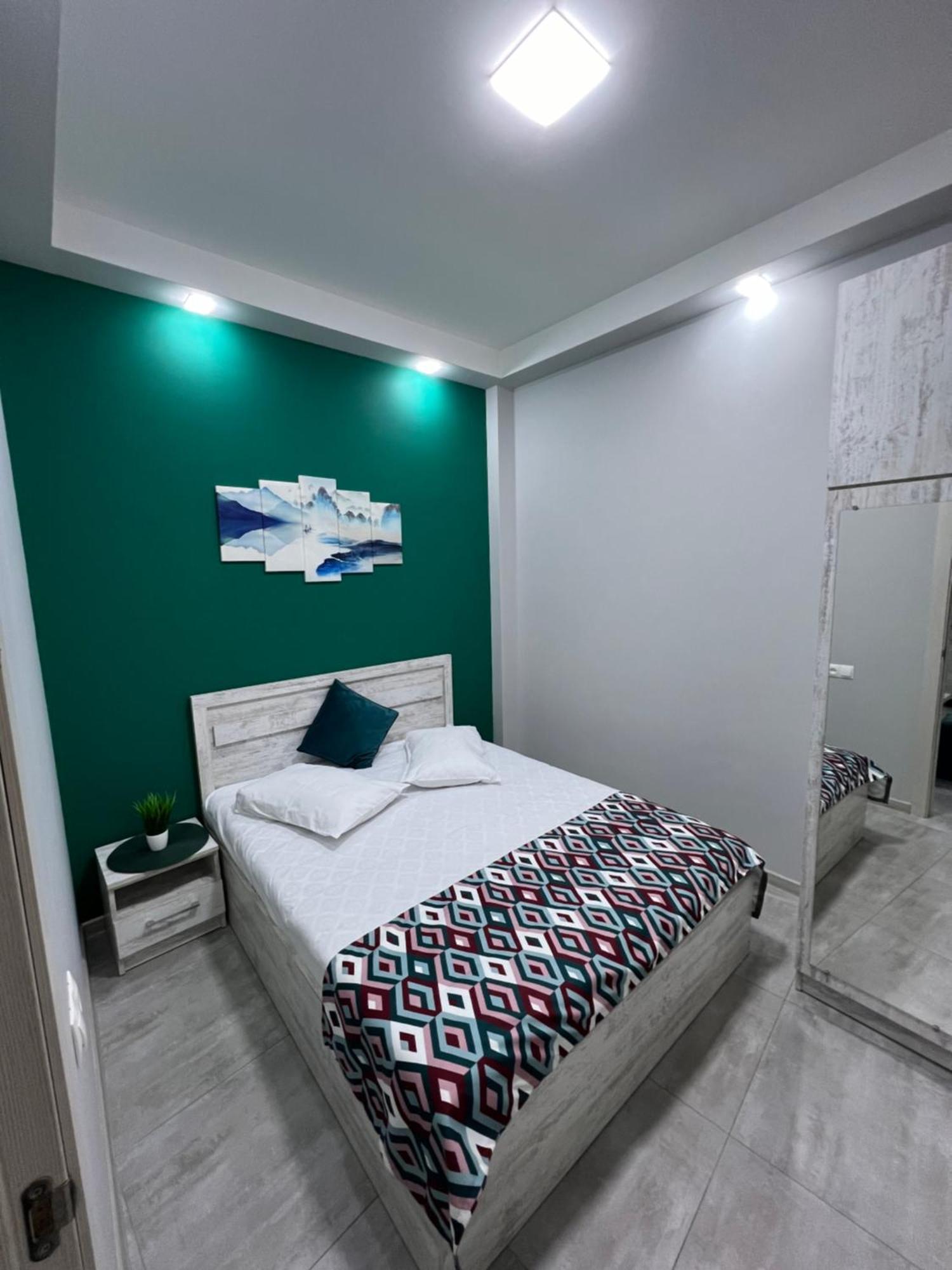 Cosy Apartment With Good Location Self Check In 예레반 외부 사진
