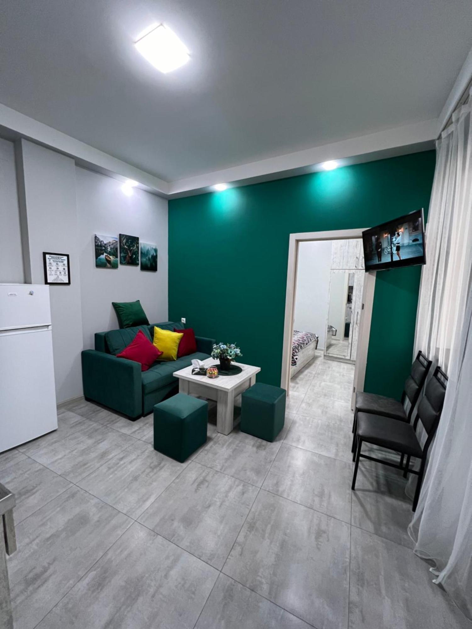 Cosy Apartment With Good Location Self Check In 예레반 외부 사진
