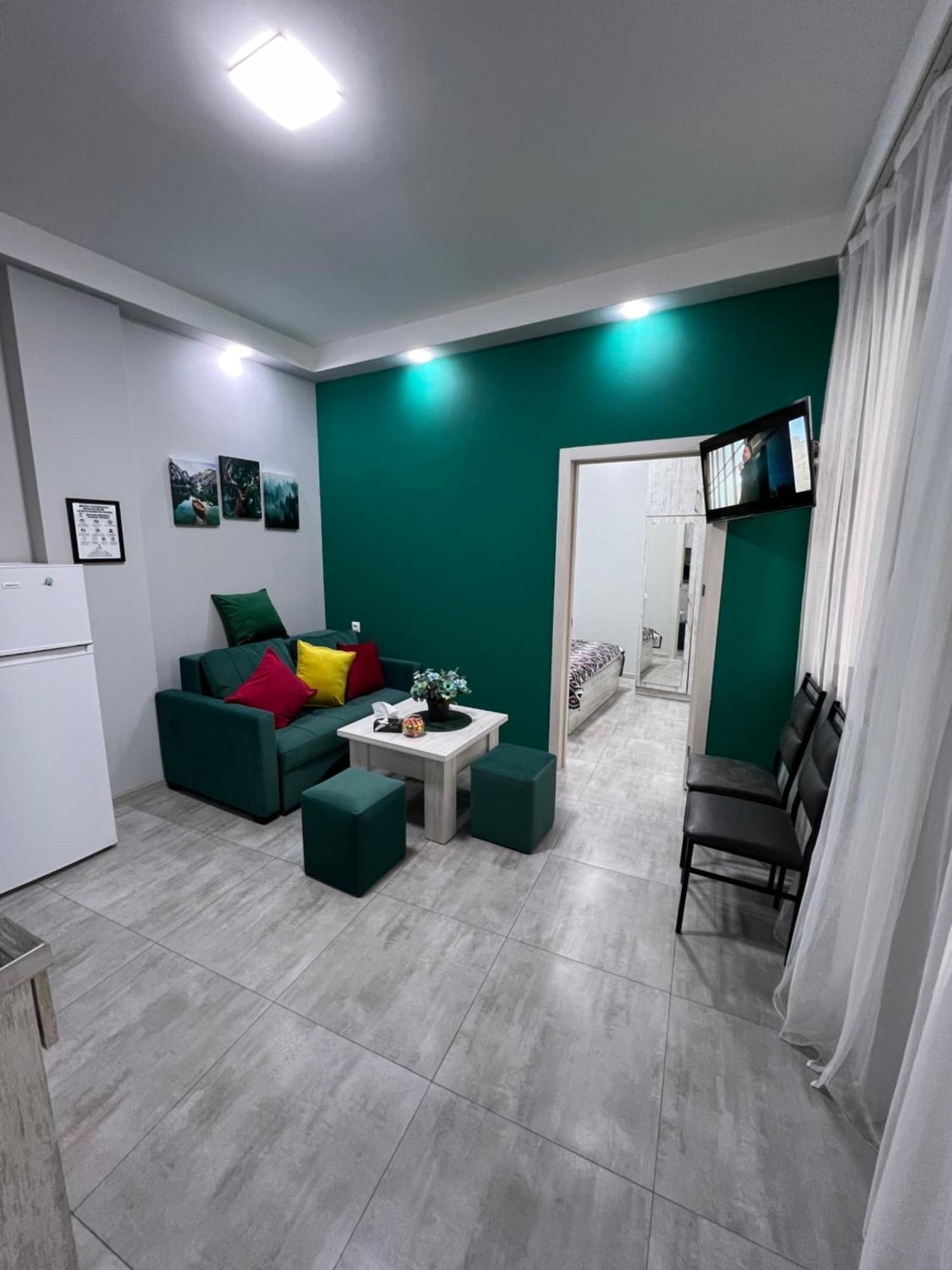 Cosy Apartment With Good Location Self Check In 예레반 외부 사진
