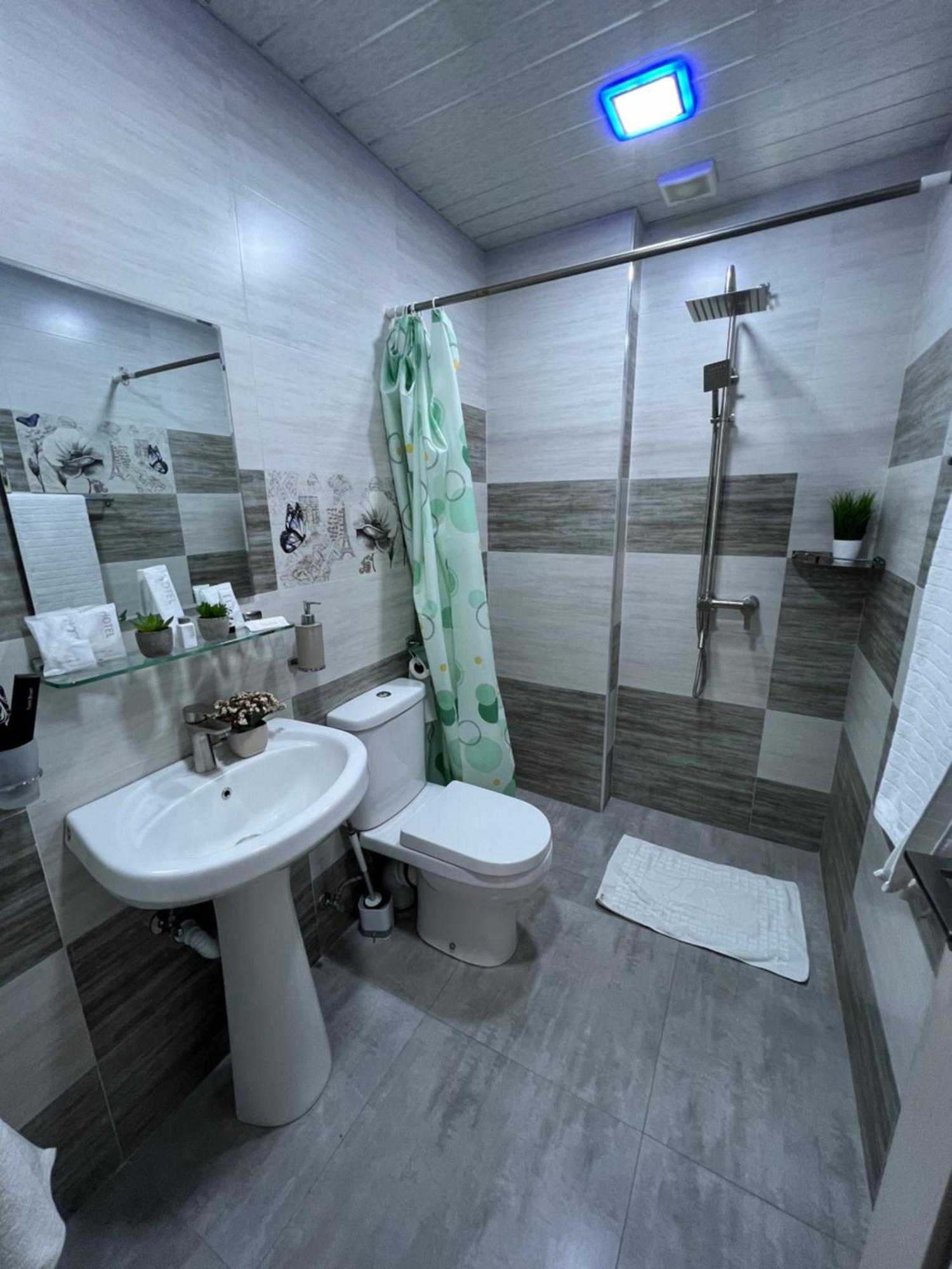 Cosy Apartment With Good Location Self Check In 예레반 외부 사진