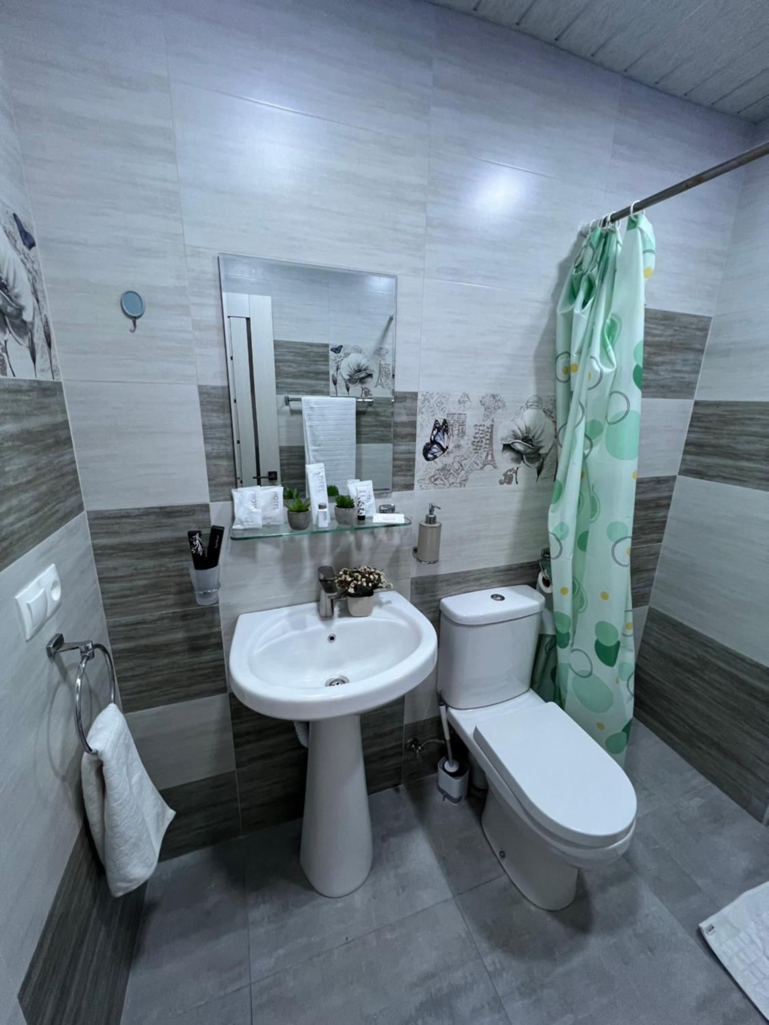 Cosy Apartment With Good Location Self Check In 예레반 외부 사진