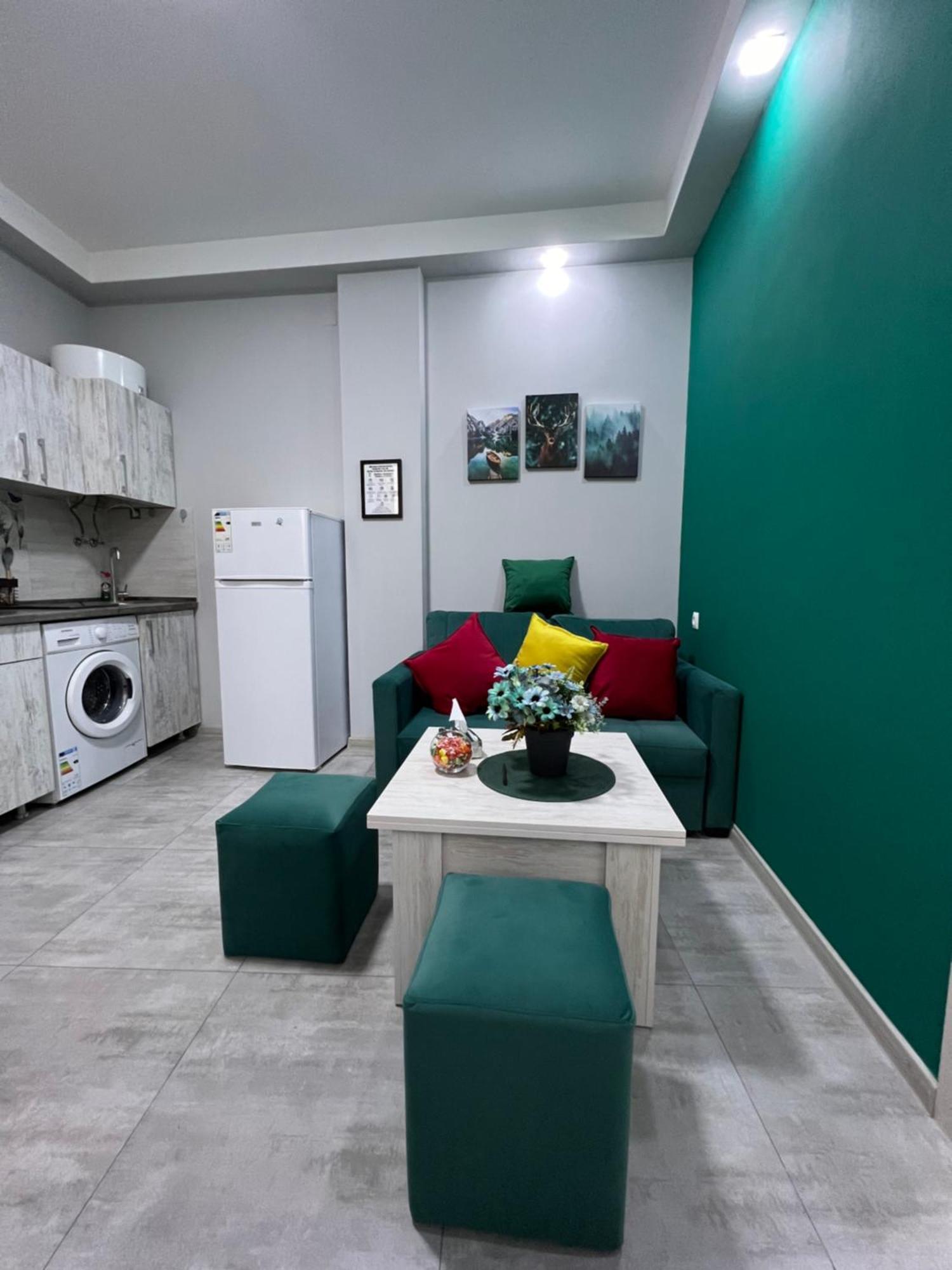 Cosy Apartment With Good Location Self Check In 예레반 외부 사진