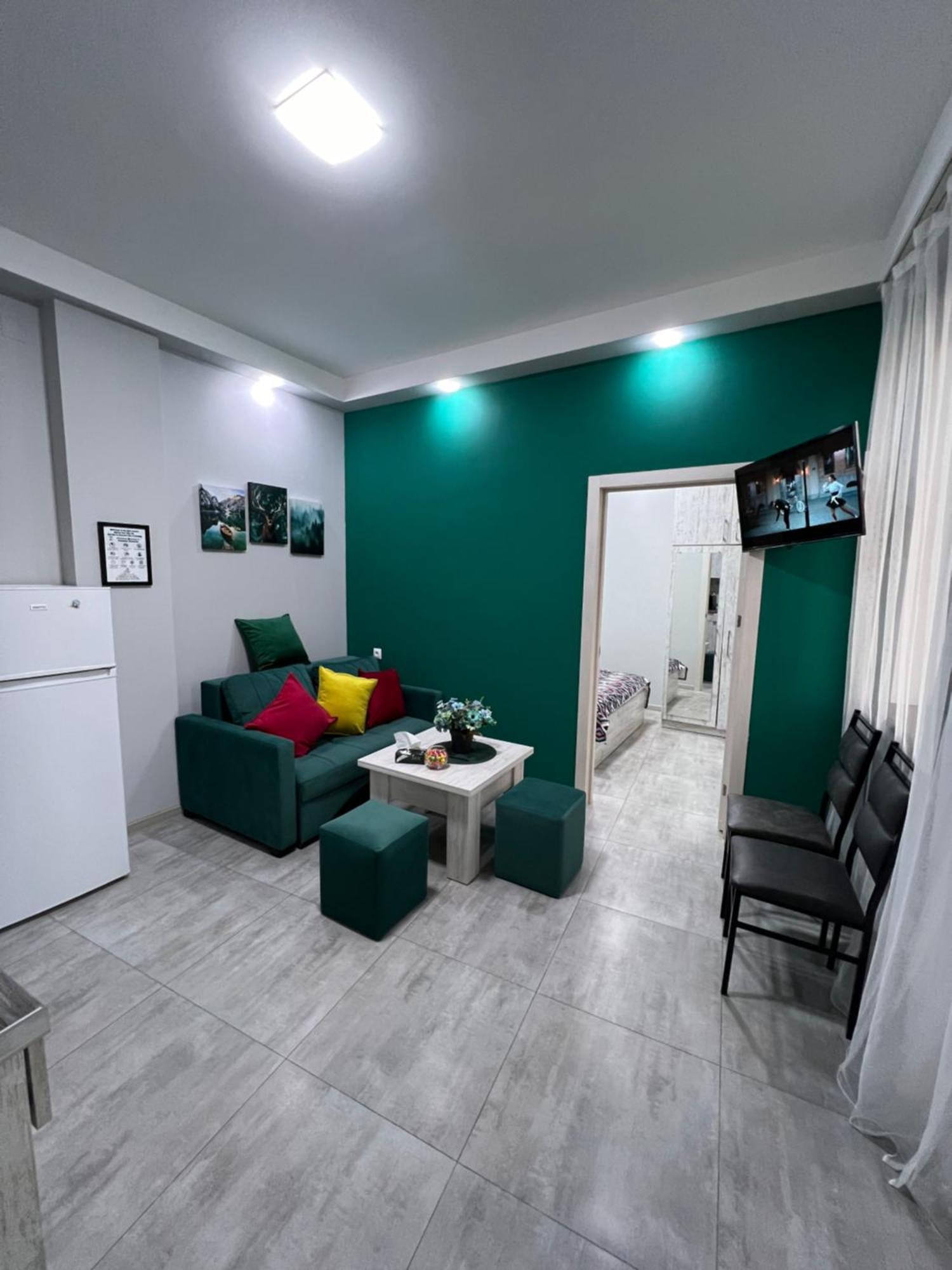 Cosy Apartment With Good Location Self Check In 예레반 외부 사진